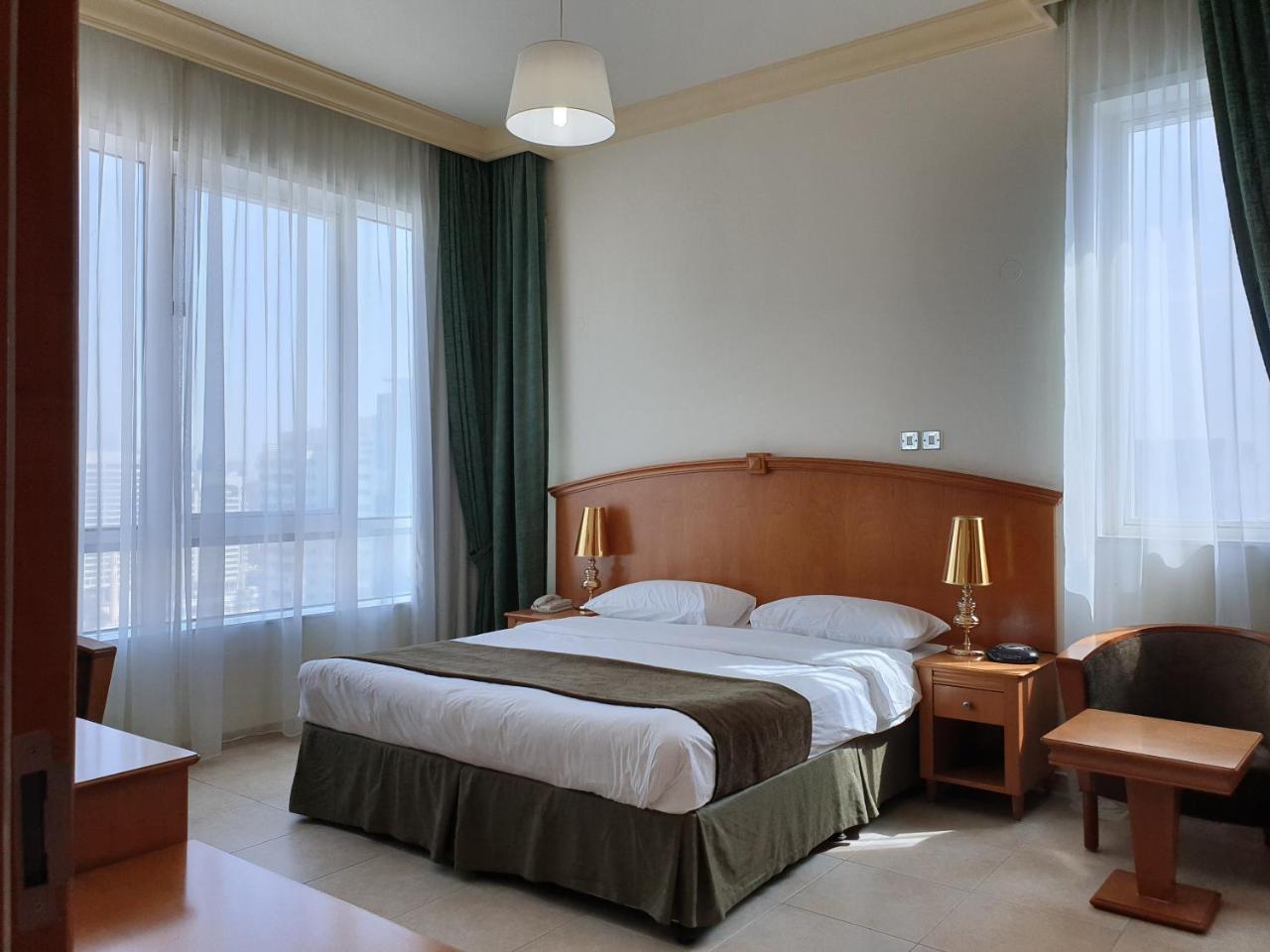 Platinum Hotel Apartments Абу Даби Екстериор снимка